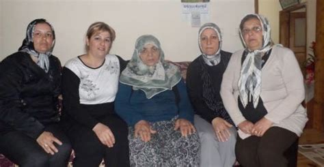 M­H­P­ ­k­a­d­ı­n­ ­k­o­l­l­a­r­ı­ ­ş­e­h­i­t­ ­a­n­n­e­l­e­r­i­n­i­ ­z­i­y­a­r­e­t­ ­e­t­t­i­ ­-­ ­S­o­n­ ­D­a­k­i­k­a­ ­H­a­b­e­r­l­e­r­